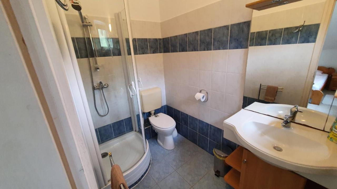 Borkuti Panzio Es Apartman Balatonszárszó Екстериор снимка
