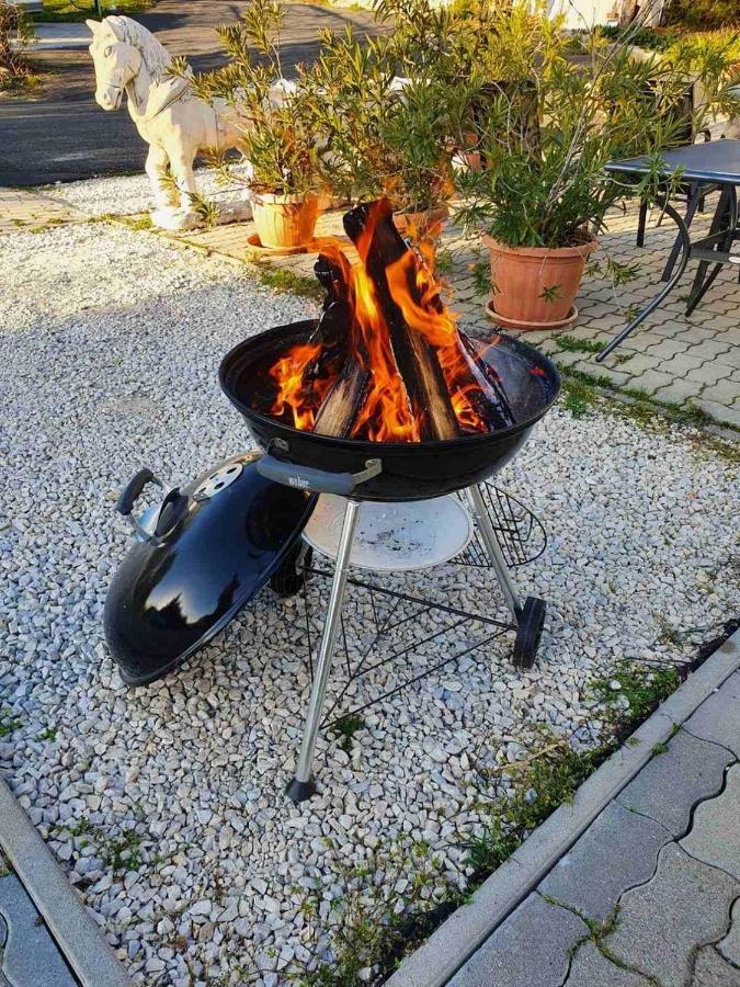Borkuti Panzio Es Apartman Balatonszárszó Екстериор снимка